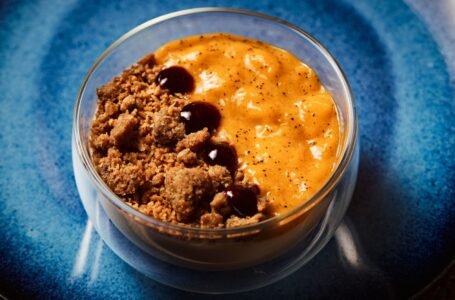 Restaurante Donna lança nova temporada com pratos autorais do chef André Mifano e coquetel inédito no bar. Confira as novidades.