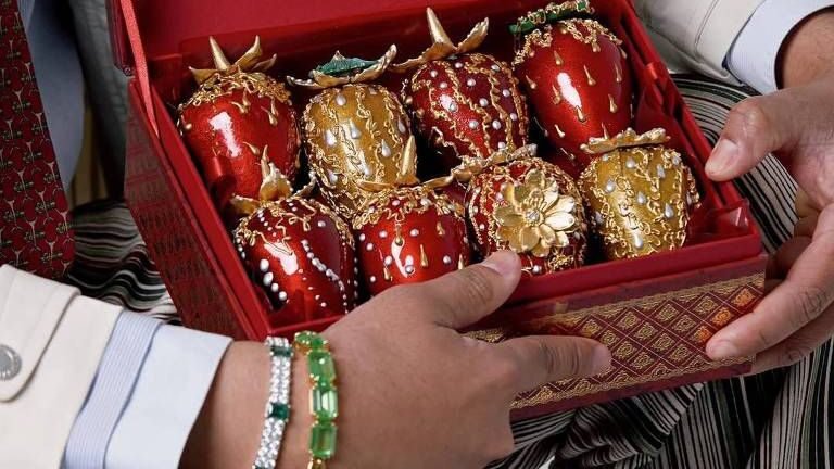 O confeiteiro Denilson Lima, conhecido por seus bolos esculturais para a elite paulistana