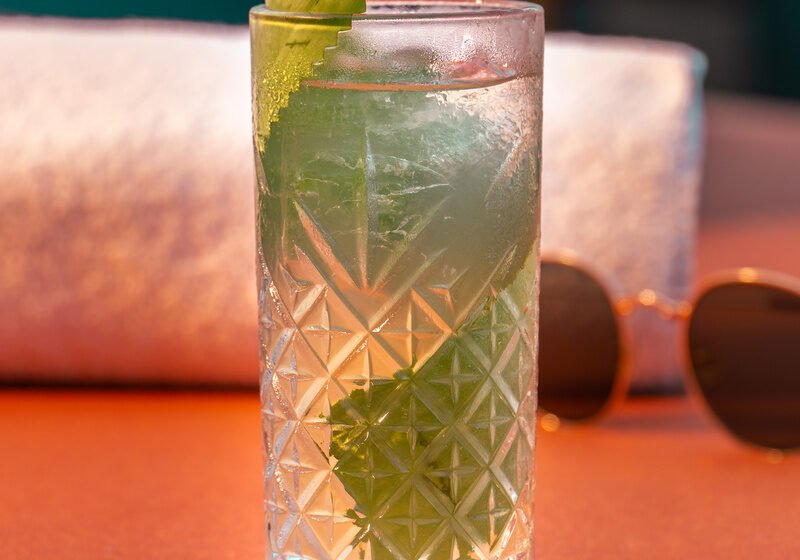  Do imaginário popular ao copo: folclore brasileiro inspira carta de drinks no Hilton Copacabana