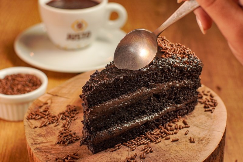 Rede Justo Café comemora 7 anos no Rio de Janeiro com campanha promocional. Sorteios, brindes e produtos premiados estão entre as ações de agosto.