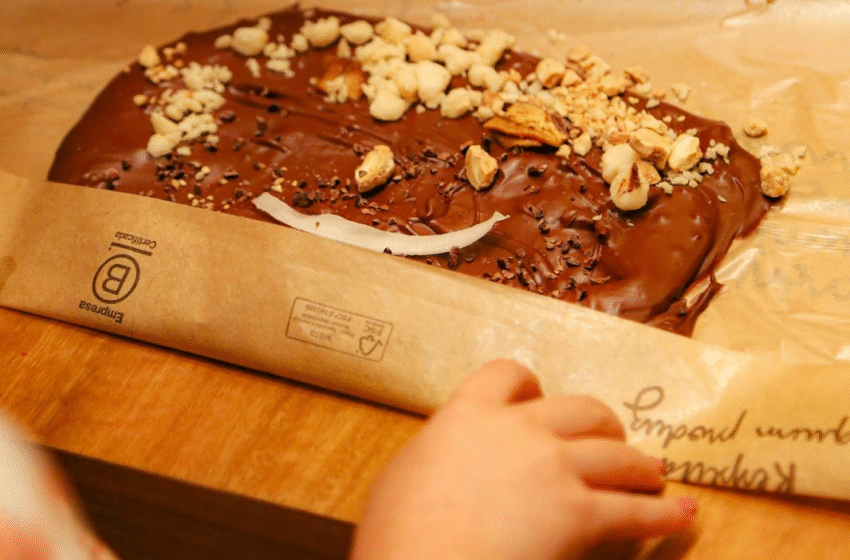 Dia das Crianças na Fábrica de Dengo: oficinas criativas e nova linha infantil de chocolates