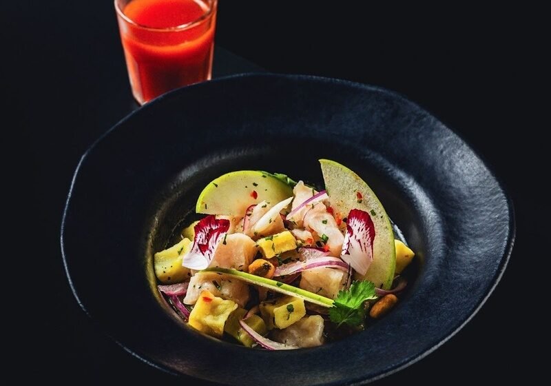  DÉTOUR SP é o novo refúgio sonoro da Santa Cecília que mistura bar, cabine de DJ, restô e galeria