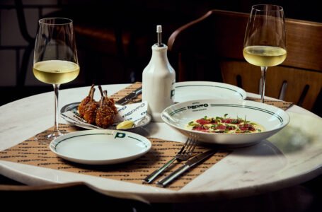 O chef Oscar Bosch inaugura a Bodega Pepito em Pinheiros, unindo bodegas espanholas e botecos brasileiros em uma proposta de cozinha inquieta e informal.