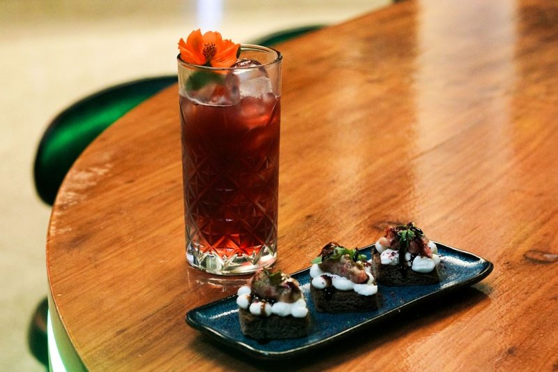 Pullman Vila Olímpia transforma coquetelaria em experiência sensorial com nova edição do Bar Sessions