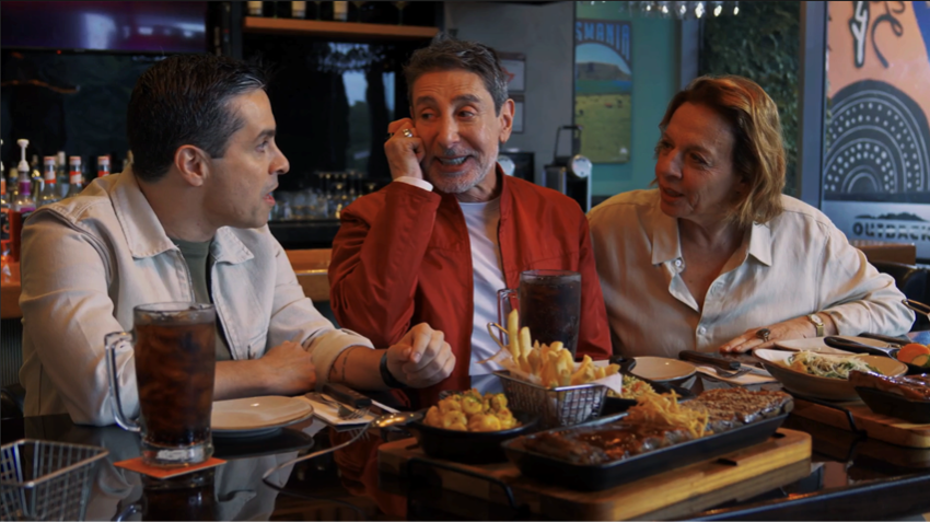  Outback reúne grupos que marcaram gerações em campanha sobre reencontros