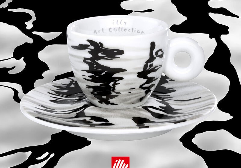 illy transforma xícara de café em tela para celebrar o mar de Trieste