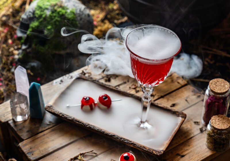  Hilton Copacabana terá festa de Halloween com DJ e drinks temáticos à beira-mar